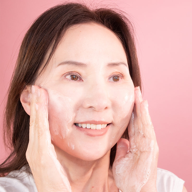 Nourishing and Moisturizing Oil + Foam Cleanser